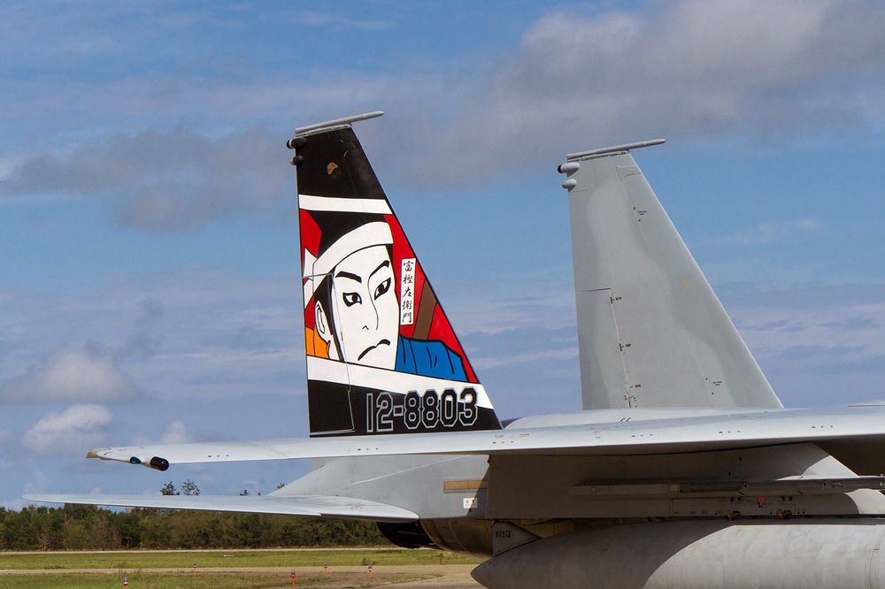 プラッツ 1/72 航空自衛隊 F-15Jイーグル 第306飛行隊 2018 小松基地航空祭 記念塗装機 "勧進帳" - ウインドウを閉じる