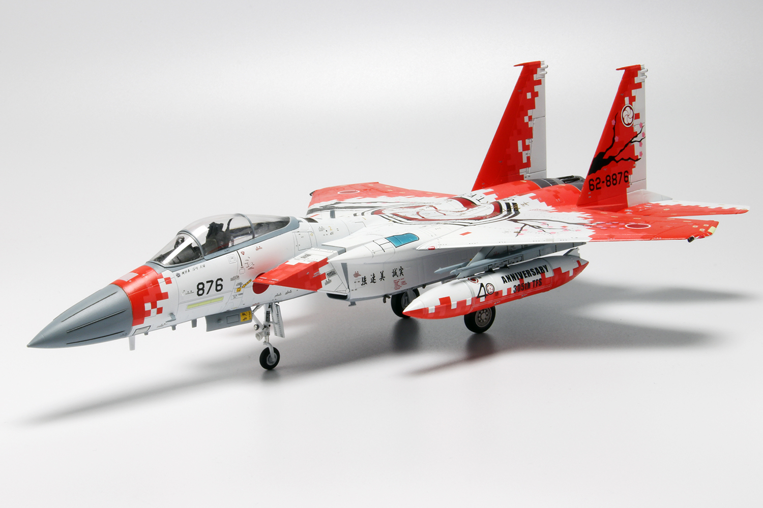 プラッツ1/72 航空自衛隊 F-15Jイーグル 第305飛行隊 創隊40周年記念塗装機 ‘梅組・デジタル迷彩’ - ウインドウを閉じる