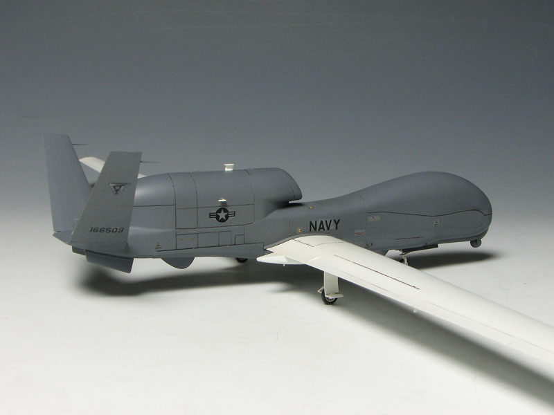 PLATZ 1/72 RQ-4N Global Hawk Navy Type