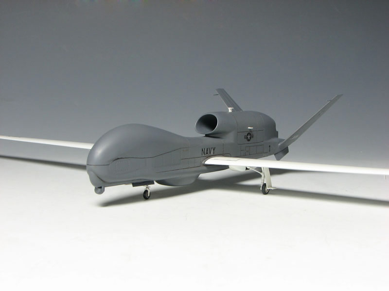 PLATZ 1/72 RQ-4N Global Hawk Navy Type