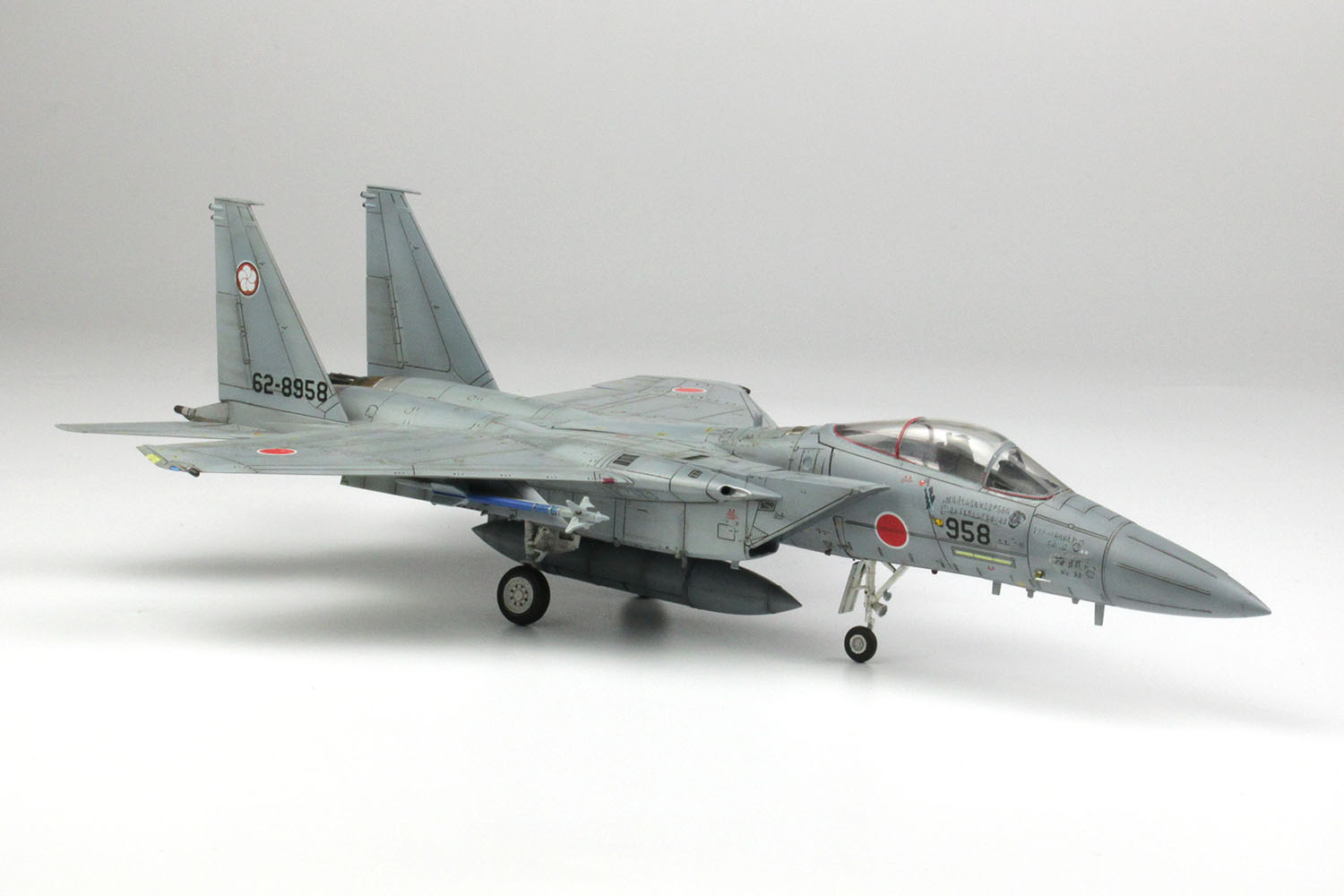 PLATZ 1/72 JASDF F-15J Eagle with a Pilot Figure Kit