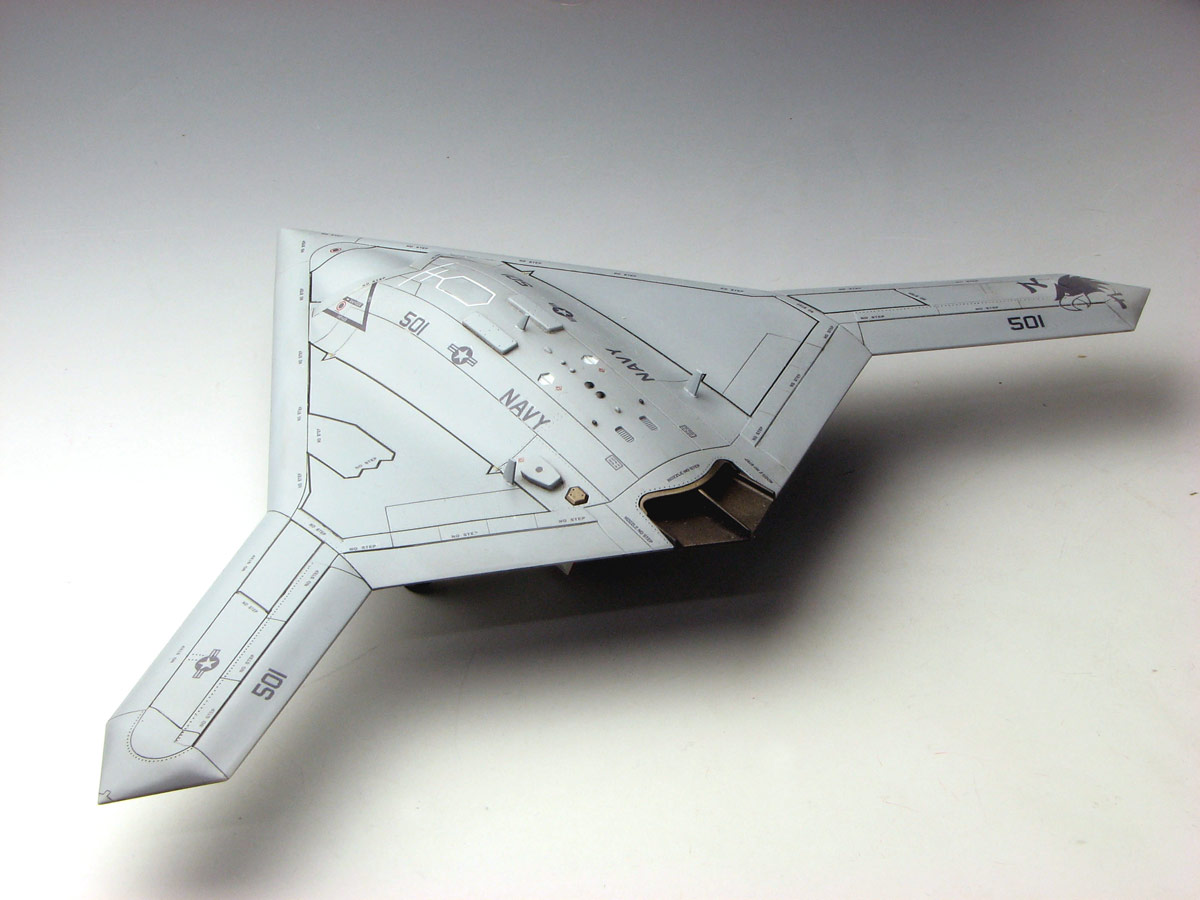 PLATZ 1/72 US NAVY X-47B