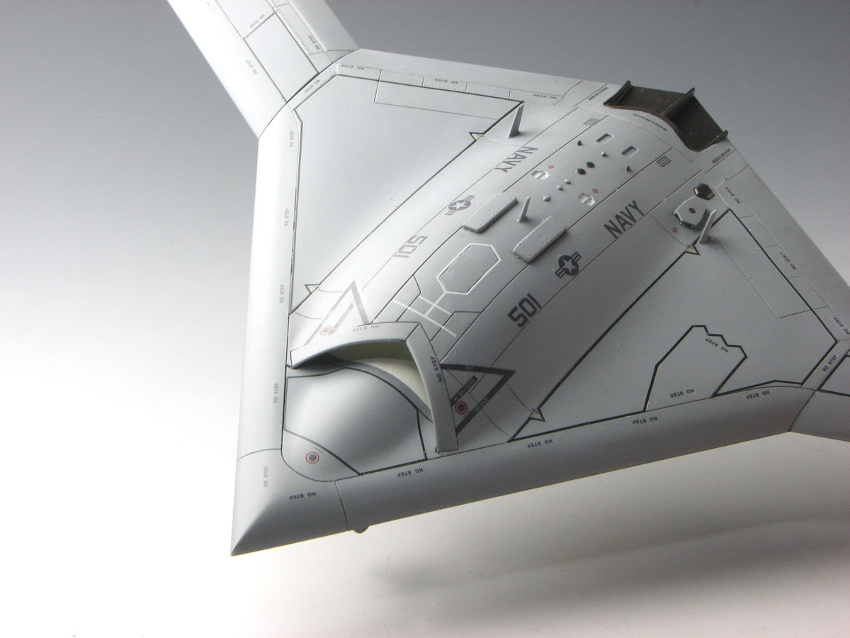 PLATZ 1/72 US NAVY X-47B