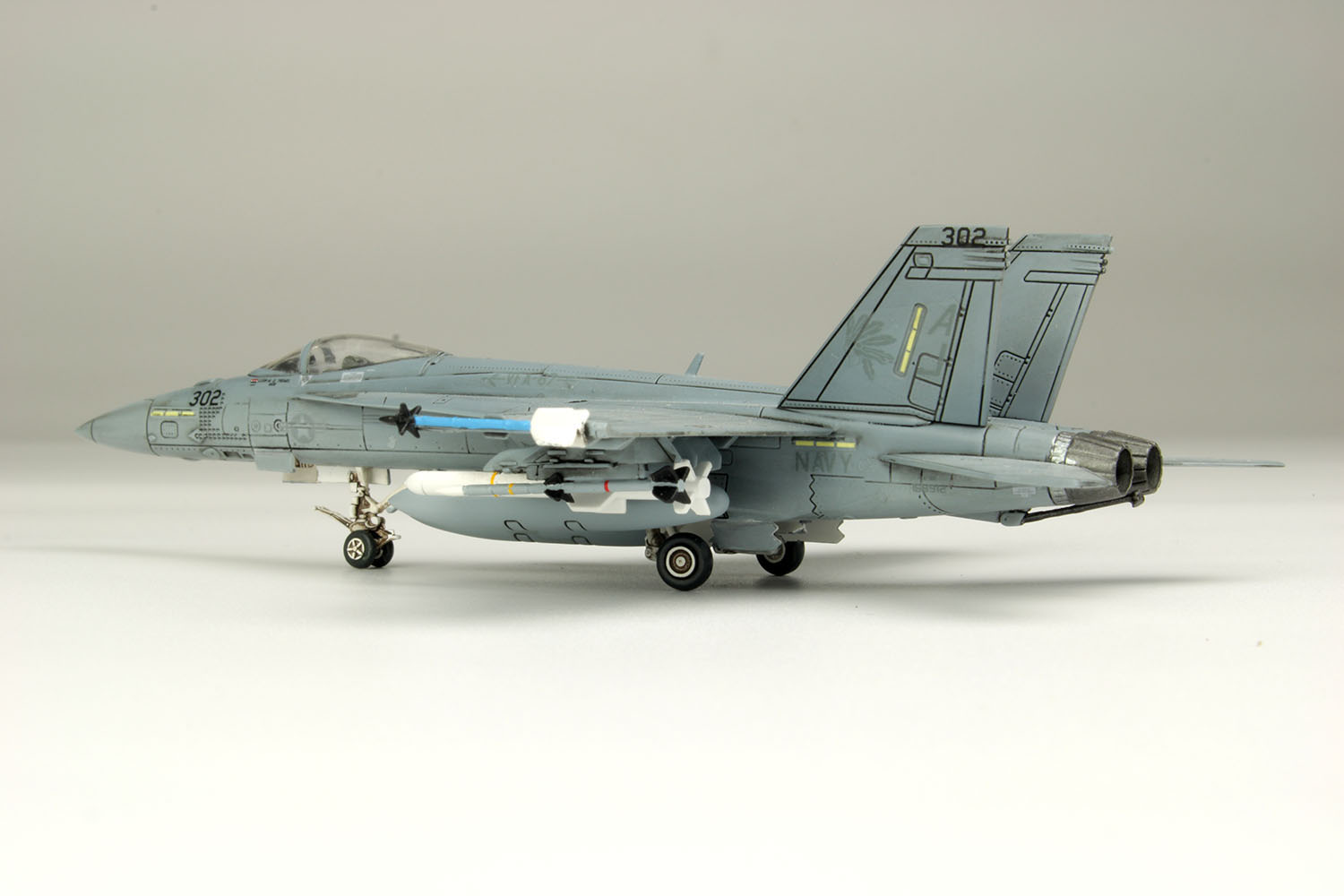 1/144 ꥫ F/A-18E ѡۡͥå "르Ρ"(ñ·) 2å - ɥĤ