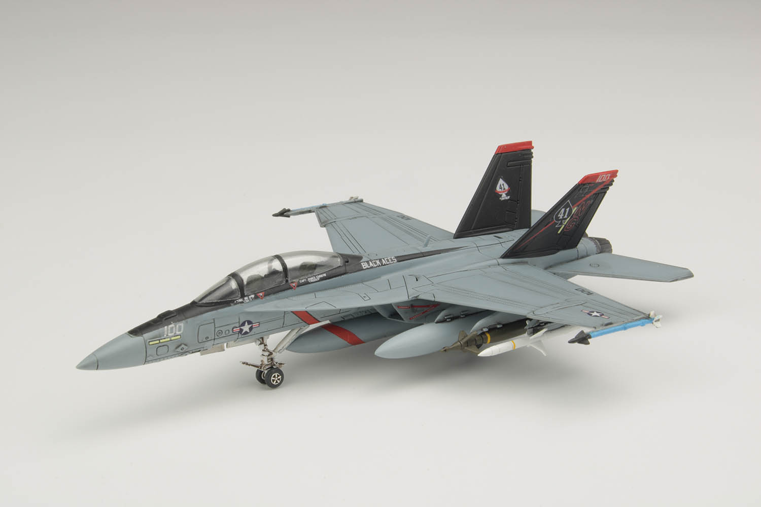 1/144 ꥫ ϾƮ F/A-18F ѡۡͥå VFA-41 ֥å