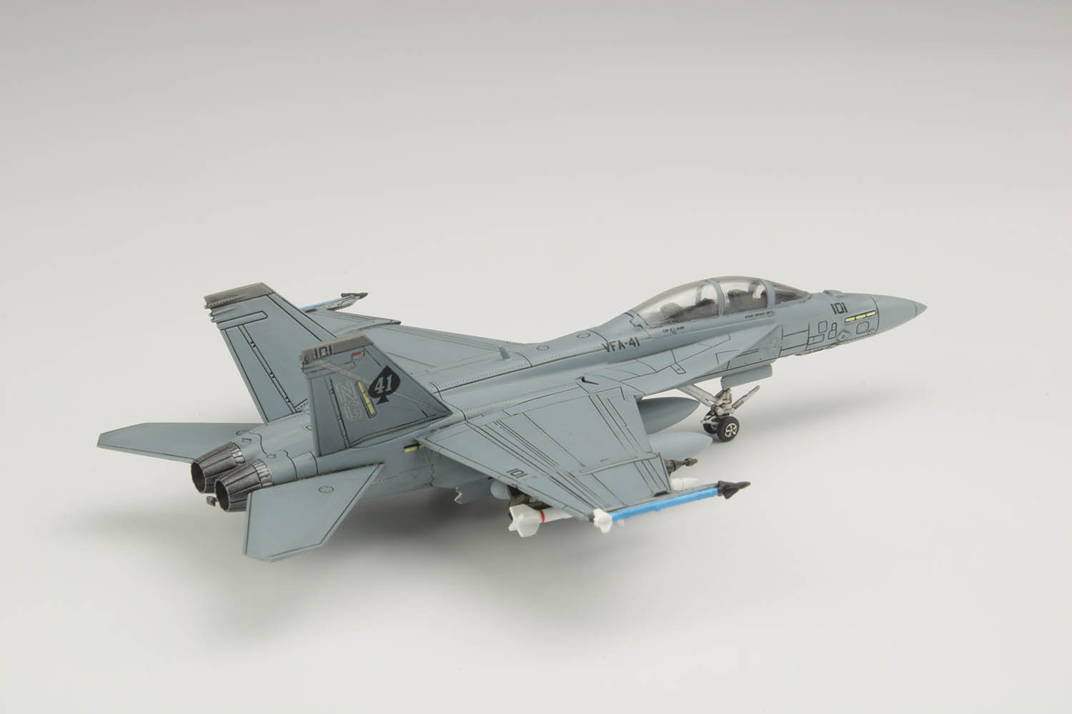 1/144 ꥫ ϾƮ F/A-18F ѡۡͥå VFA-41 ֥å