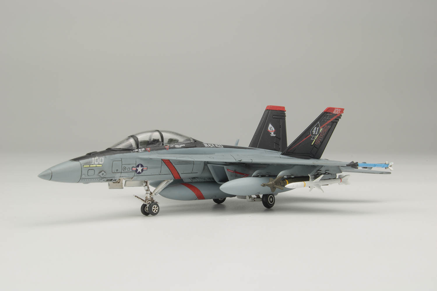 1/144 U.S.Navy Carrier-based Fighter F/A-18F Super Hornet VFA-41