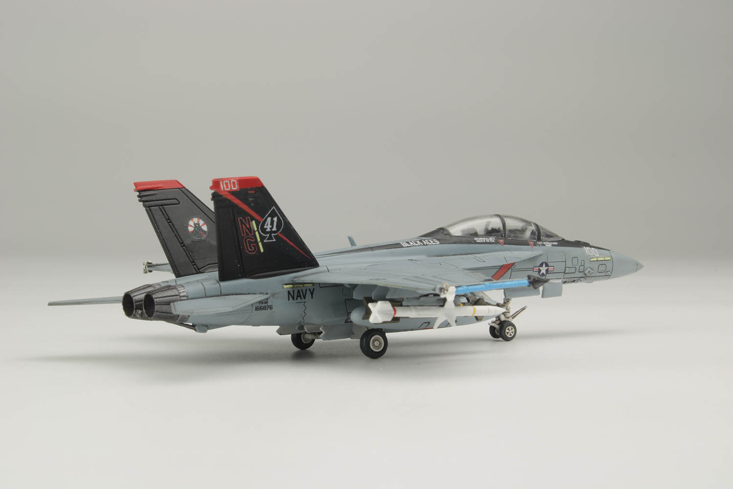 1/144 ꥫ ϾƮ F/A-18F ѡۡͥå VFA-41 ֥å - ɥĤ