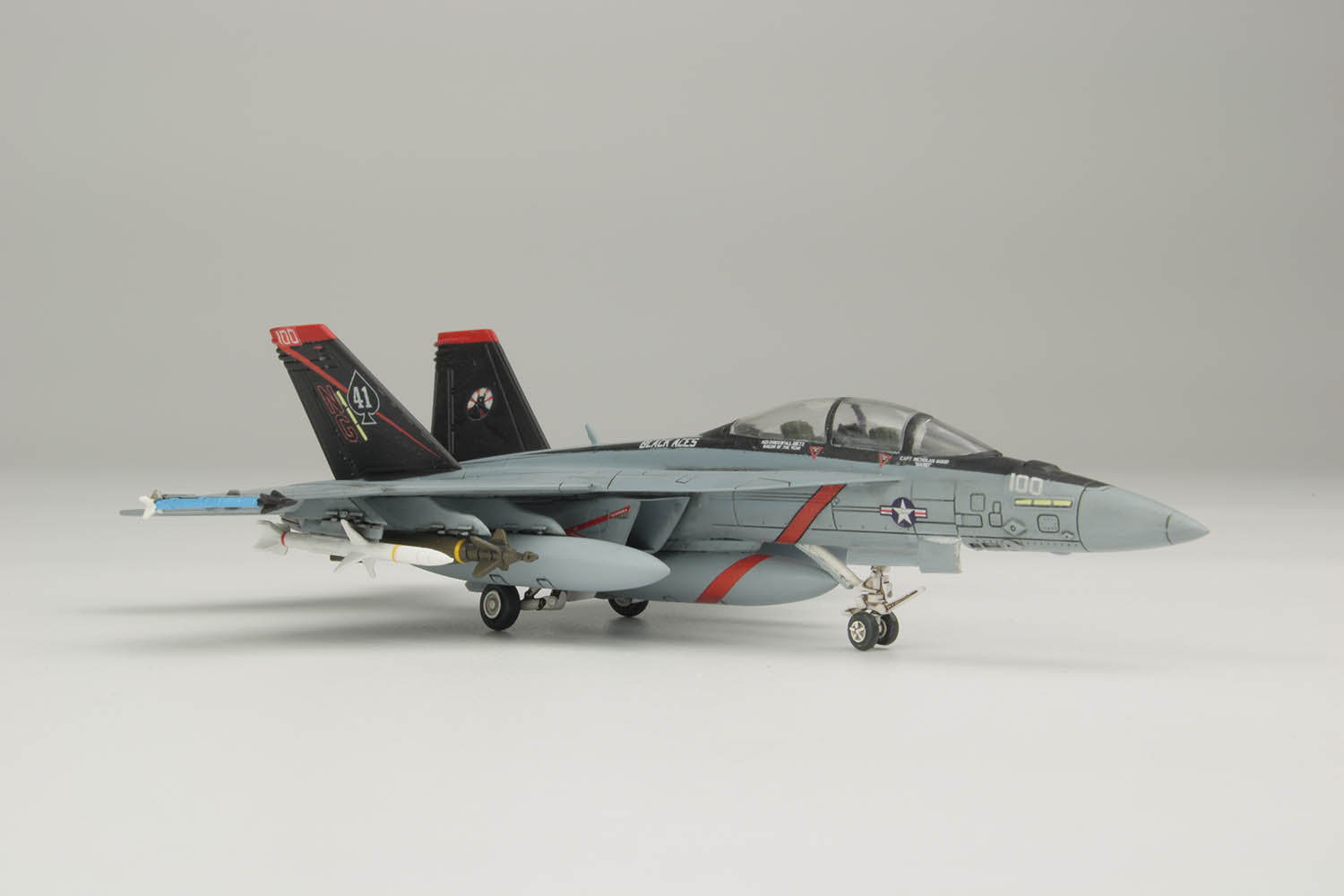 1/144 ꥫ ϾƮ F/A-18F ѡۡͥå VFA-41 ֥å