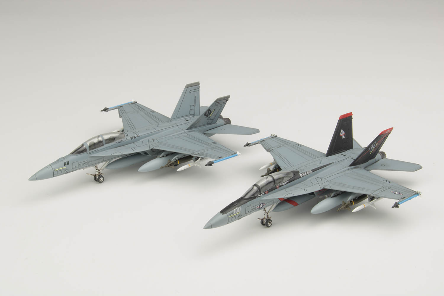 PLATZ 1/144 US Navy F/A-18E Super Hornet (Single-Seat) (2Kits)