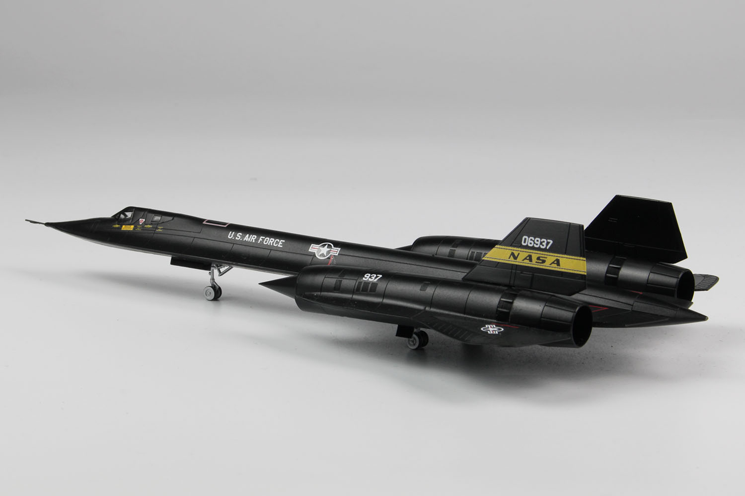 1/144 アメリカ空軍 高高度戦略偵察機 SR-71 ブラックバード 'NASA' - ウインドウを閉じる