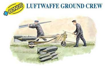 cyber-hobby 1/48 Ju88A-4 Schnell Bomber + Luftwaffe Ground Crew