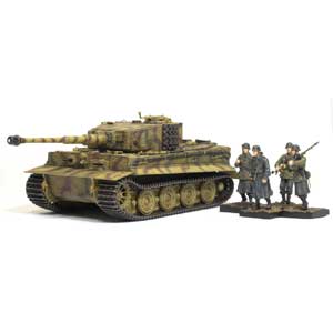 cyber-hobby 1/35 Tiger I + Figure