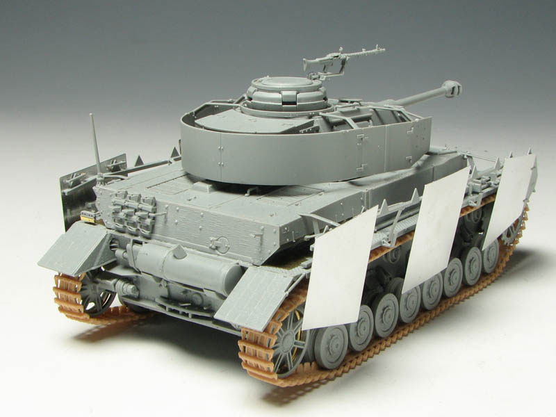 cyber-hobby 1/35 Pz. Kpfw.IV Ausf. H Late Production w/Zimmerit