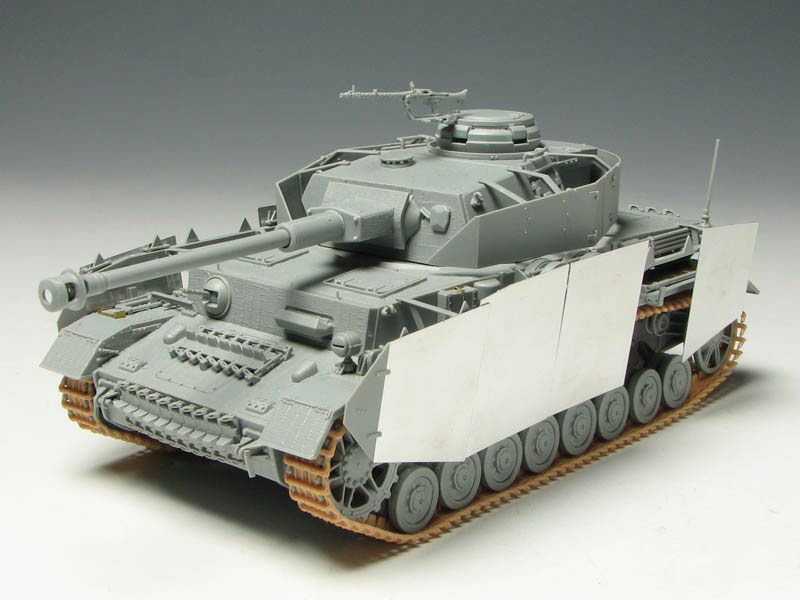 cyber-hobby 1/35 Pz. Kpfw.IV Ausf. H Late Production w/Zimmerit