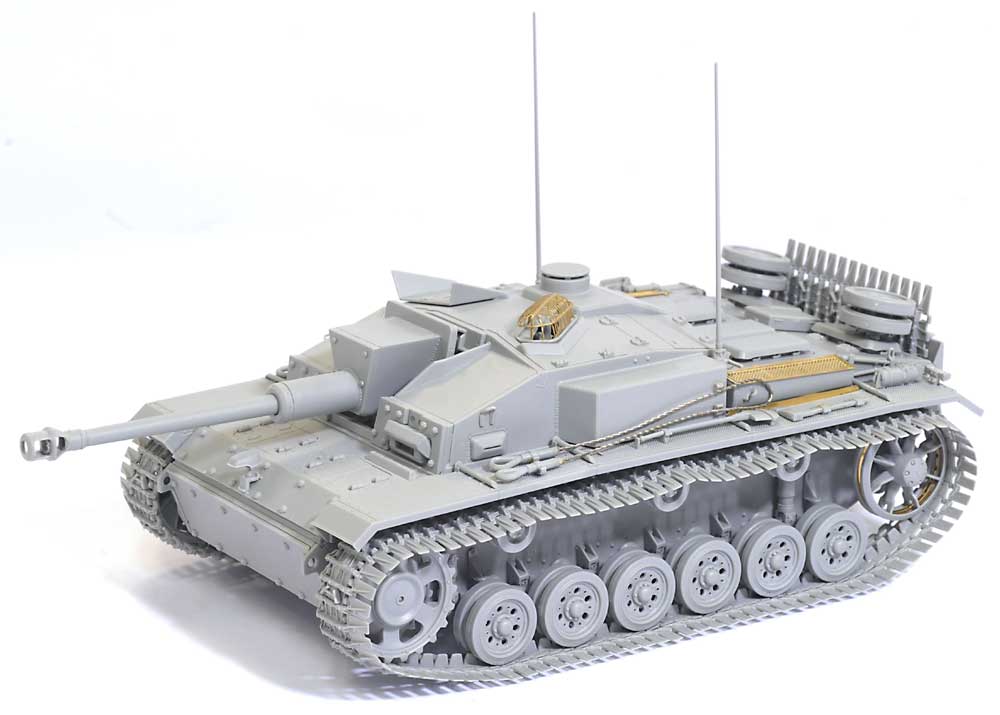 サイバーホビー 1/35 WW.II ドイツ軍 III号突撃砲F/8型 w/ヴィンター ...