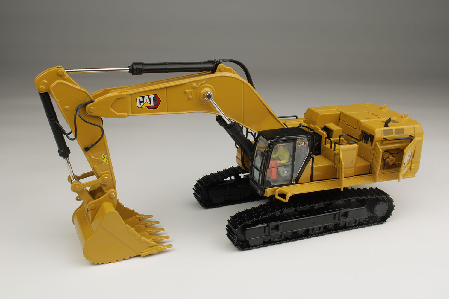 送料無料/プレゼント付♪ CAT 390F L (1/50) ダイキャストマスター