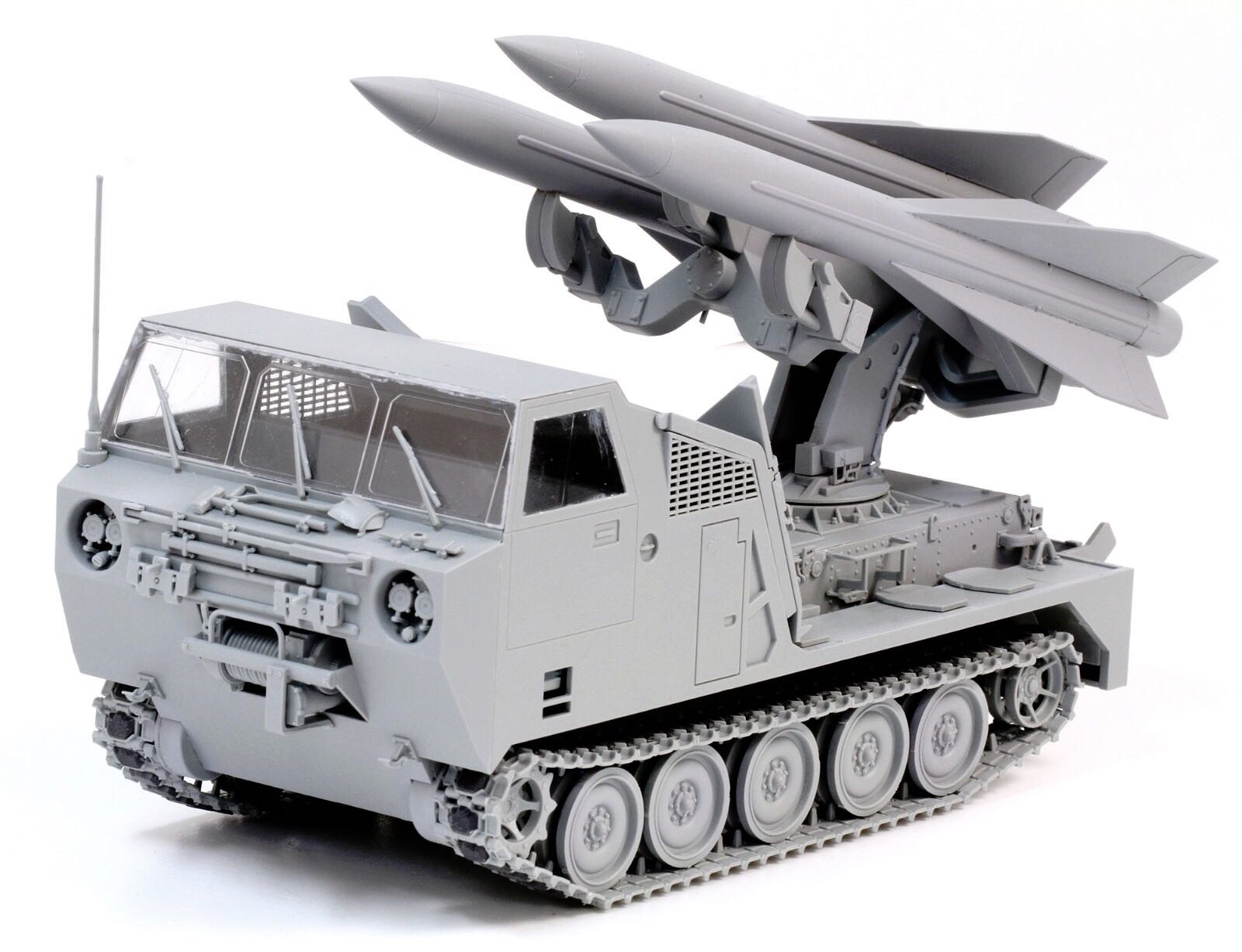 ドラゴン 1/35 アメリカ軍 M727ホークミサイル自走型発射機 [DR3583  