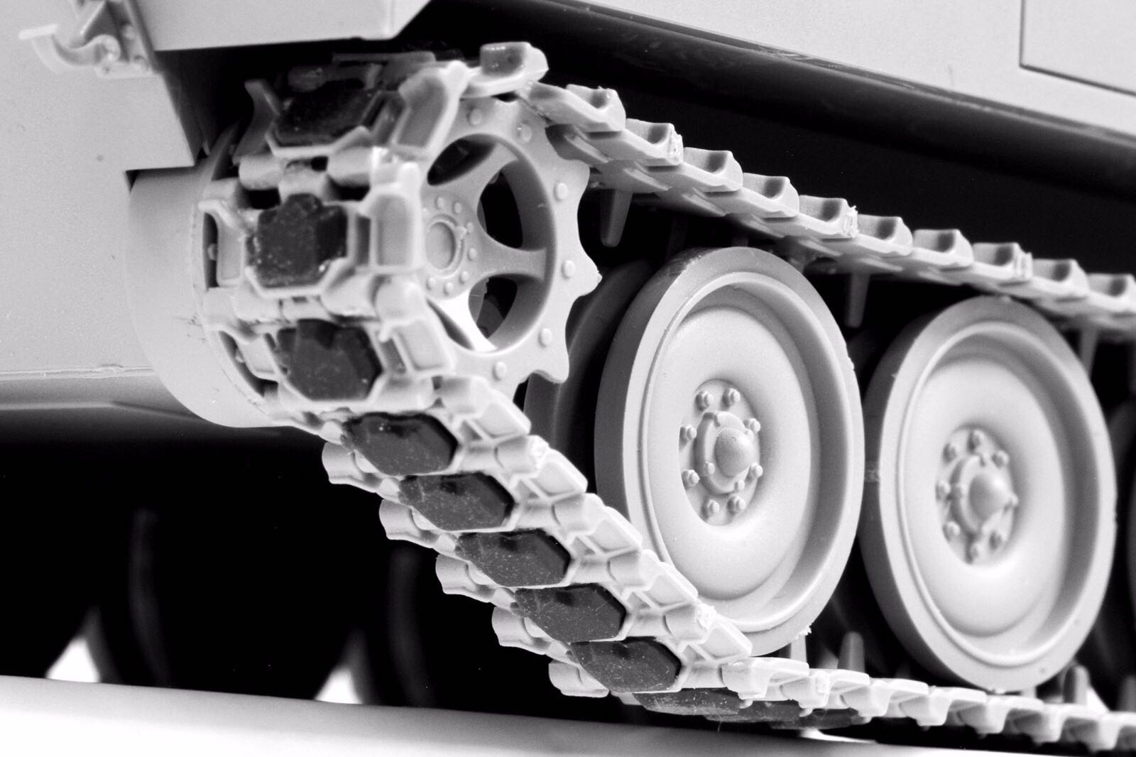 ドラゴン 1/35 アメリカ軍 M727ホークミサイル自走型発射機 [DR3583  