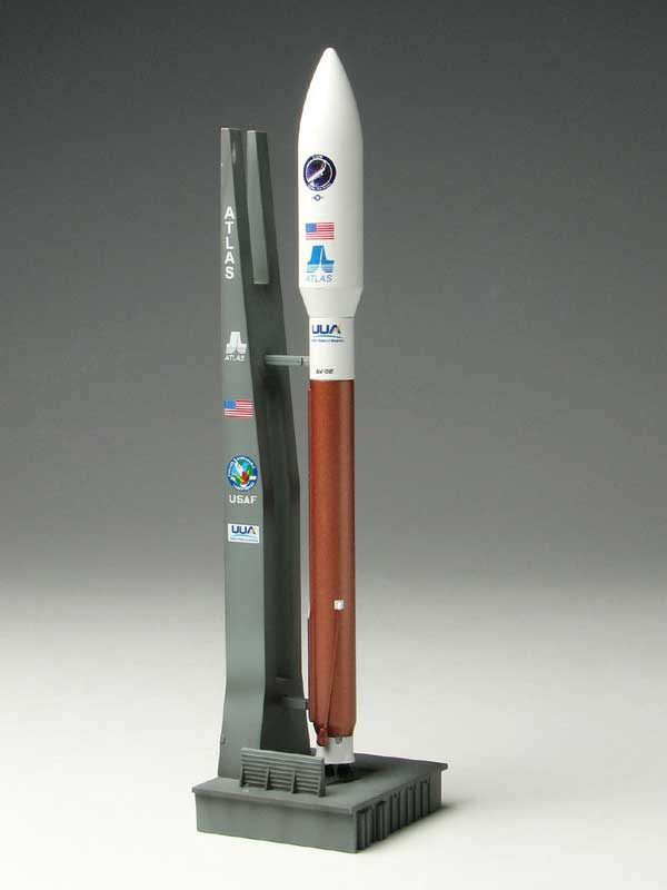 SpaceDragonWings 1/400 Atlas V Rocket w/Launch Pad