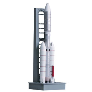 Space Dragon Wings 1/400 Titan IIIE w/Launch Pad "SLC-41"