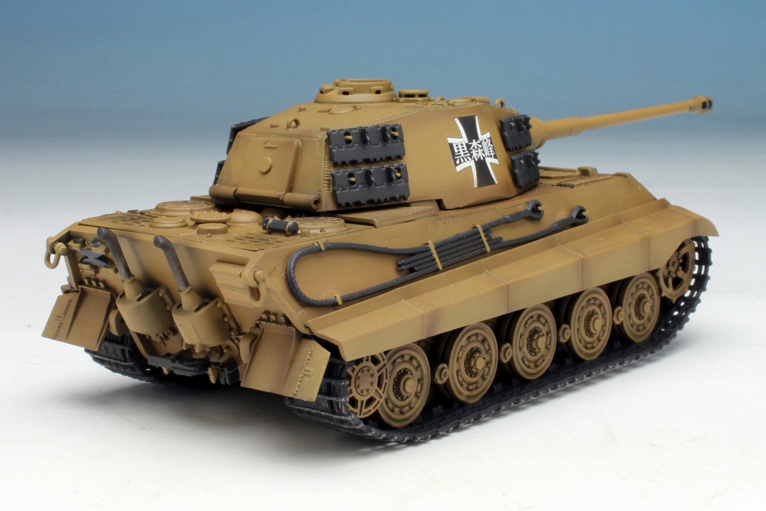 PLATZ 1/72 Panzerkampfwagen VI Ausf.B TIGER II (Sd.Kfz.182)