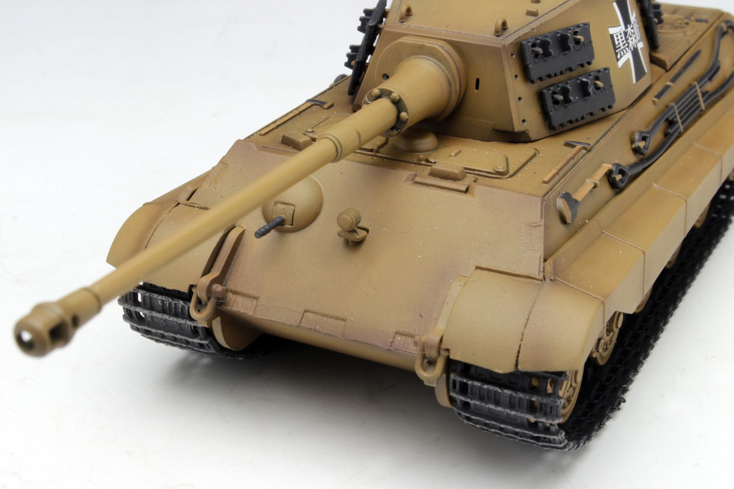 PLATZ 1/72 Panzerkampfwagen VI Ausf.B TIGER II (Sd.Kfz.182)