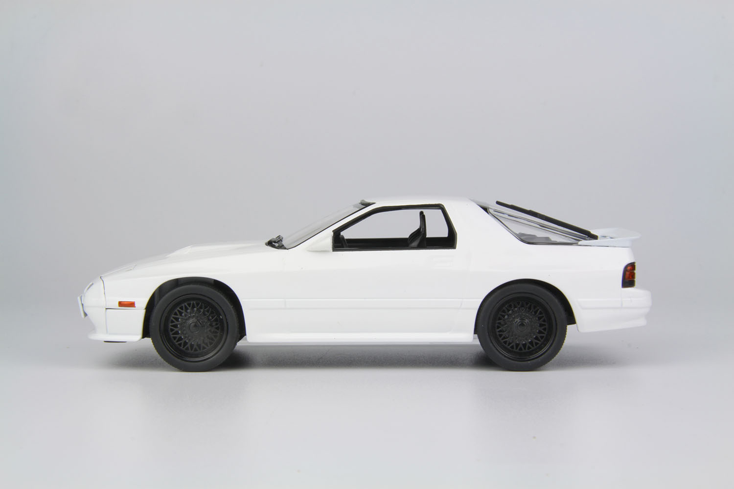 MONO 1/32 オートモービルキット マツダ サバンナ RX-7（FC3S