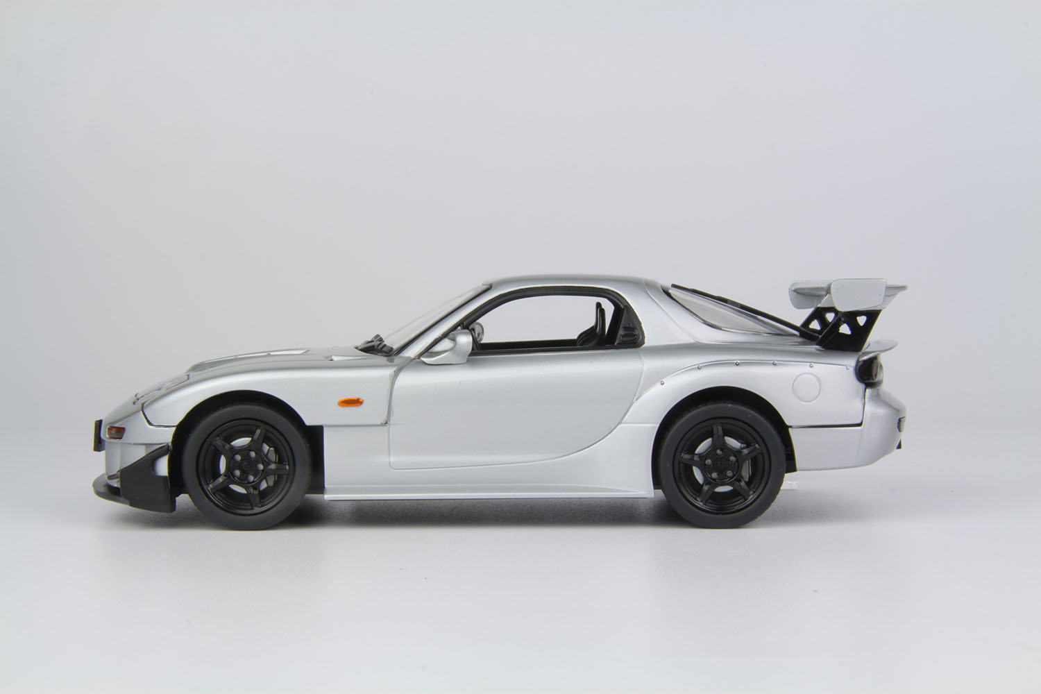 MONO 1/32 ȥ⡼ӥ륭å ޥĥ RX-7FD3S˥ Сȡ᥿å