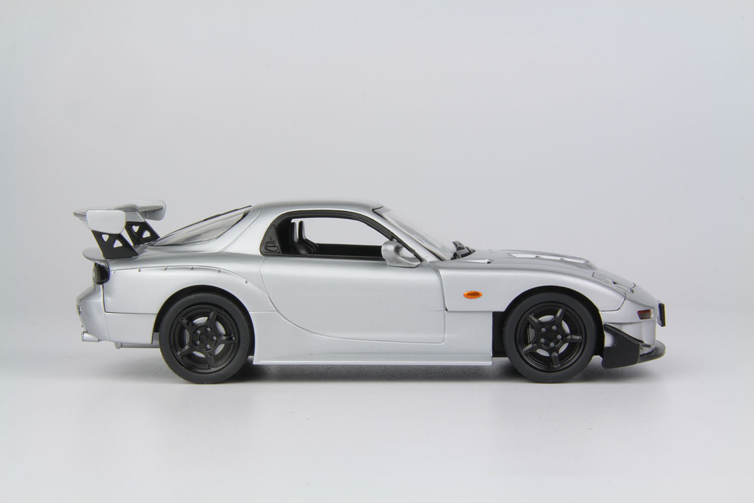 MONO 1/32 MAZDA RX-7 (FD3S) CUSTOM SILVERSTONE METALLIC