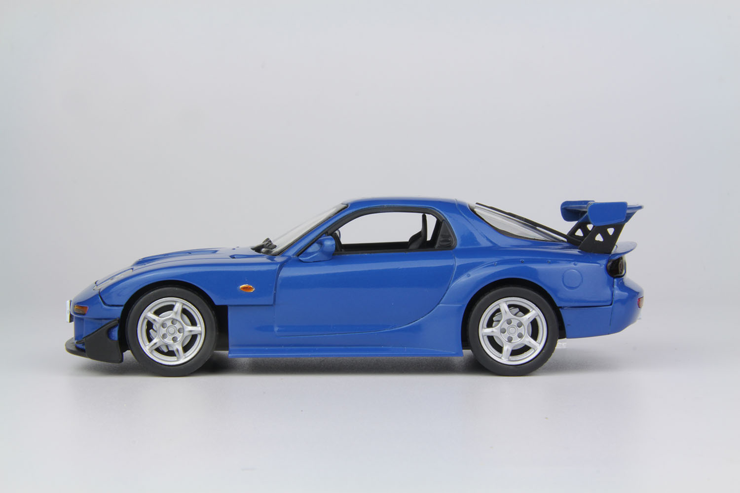 MONO 1/32 ȥ⡼ӥ륭å ޥĥ RX-7FD3S˥ ǥ֥롼ޥ