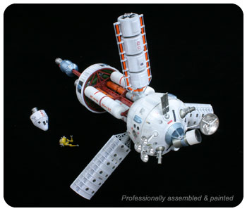 MPC 1/100 Pilgrim Observer Space Station