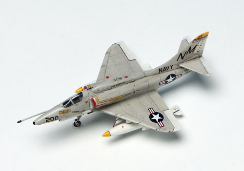 PLATZ 1/144 U.S NAVY A-4E/F Skyhawk (2kits in a box)