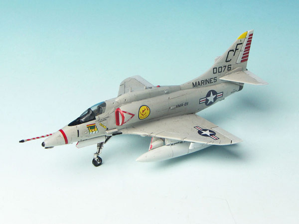 PLATZ 1/144 A-4EVMA-211Wake Island Avengers 