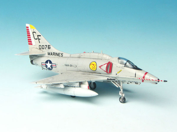 PLATZ 1/144 A-4EVMA-211Wake Island Avengers 