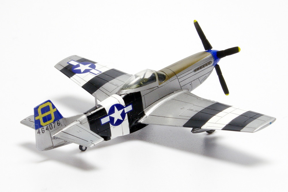 PLATZ 1/144 WWII P-51D MUSTANG (2 kits in one box)