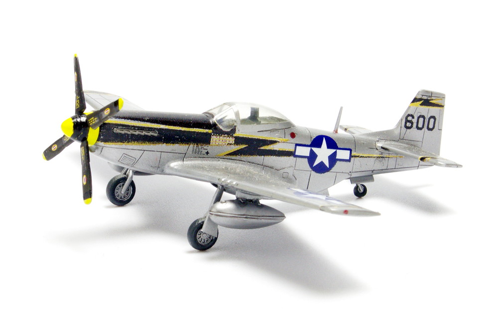 プラッツ 1/144 WWII アメリカ軍 P-51D マスタング (2機セット) - ウインドウを閉じる