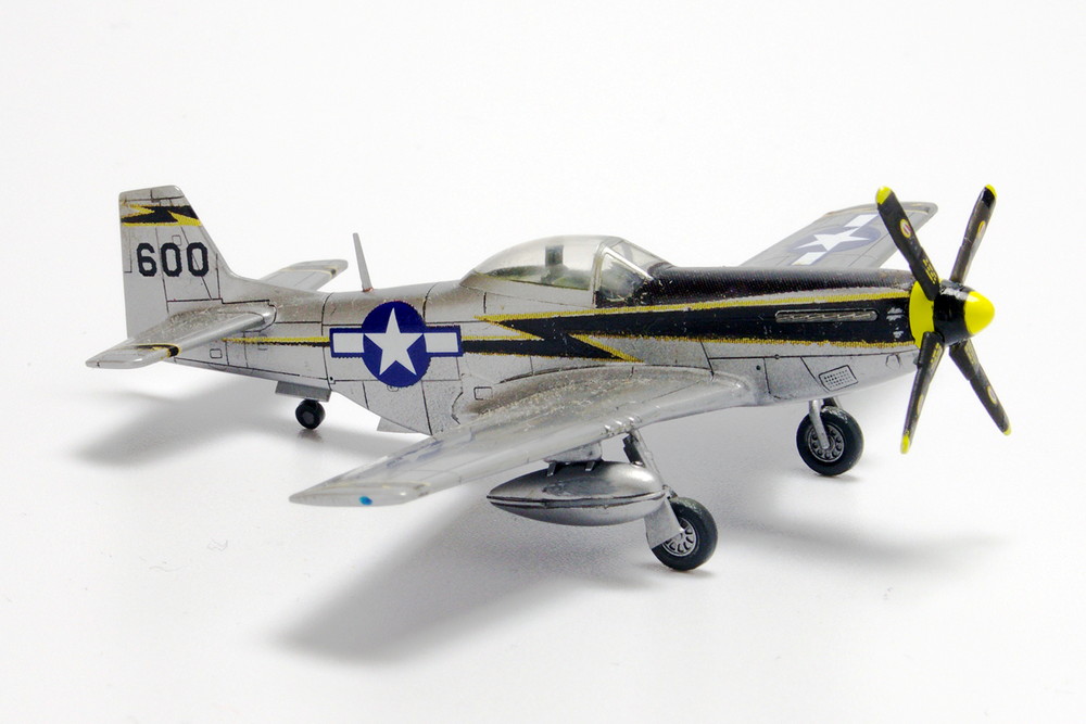 PLATZ 1/144 P-51D MUSTANG The 5th Air Force (2 kits in one box