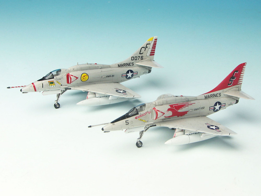 PLATZ 1/144 A-4E SKY HAWK VMAT-102 SKY HAWKS (2 Kits)