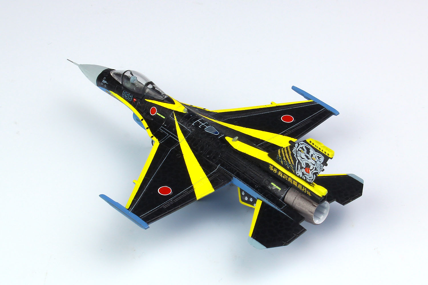 PLATZ 1/144 JASDF F-2A 60th Anniversary of 8th Tactical Fighter