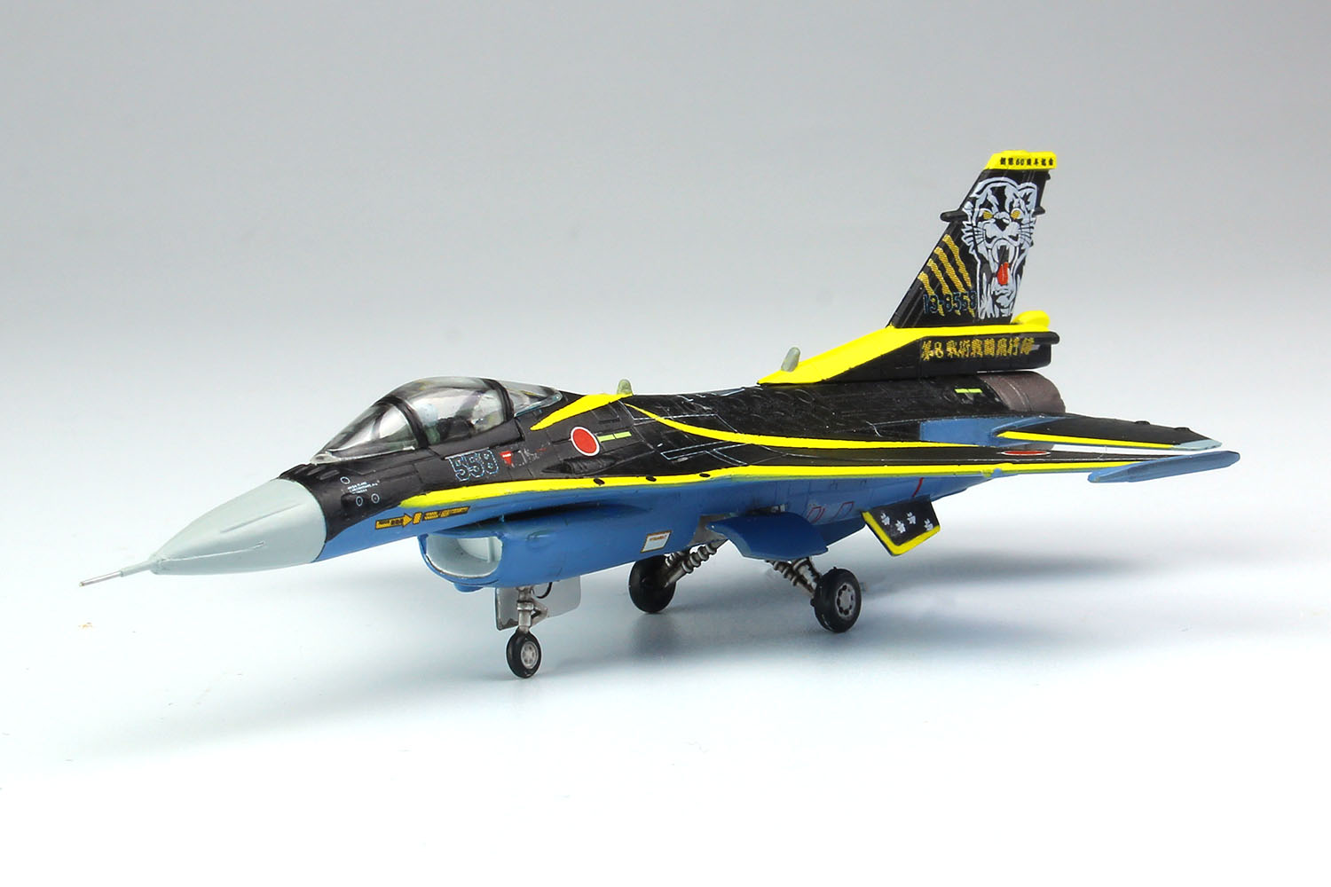 PLATZ 1/144 JASDF F-2A 60th Anniversary of 8th Tactical Fighter