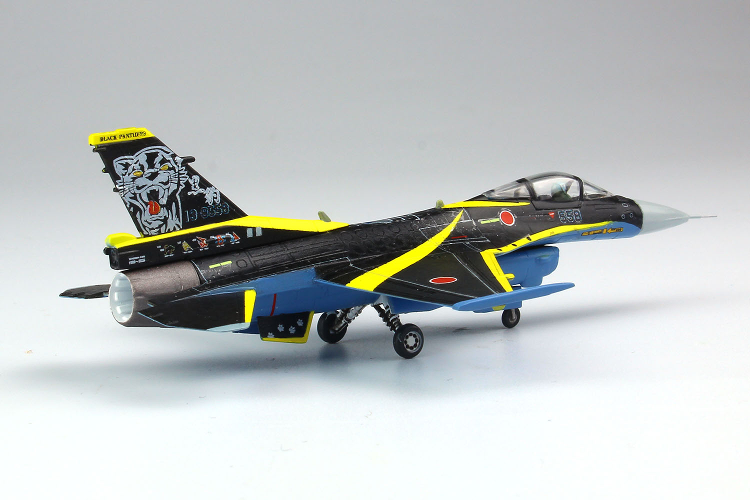 PLATZ 1/144 JASDF F-2A 60th Anniversary of 8th Tactical Fighter