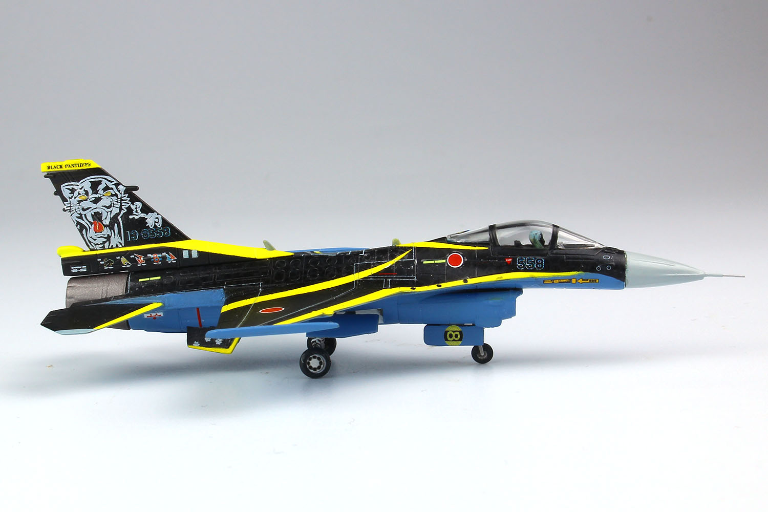 PLATZ 1/144 JASDF F-2A 60th Anniversary of 8th Tactical Fighter