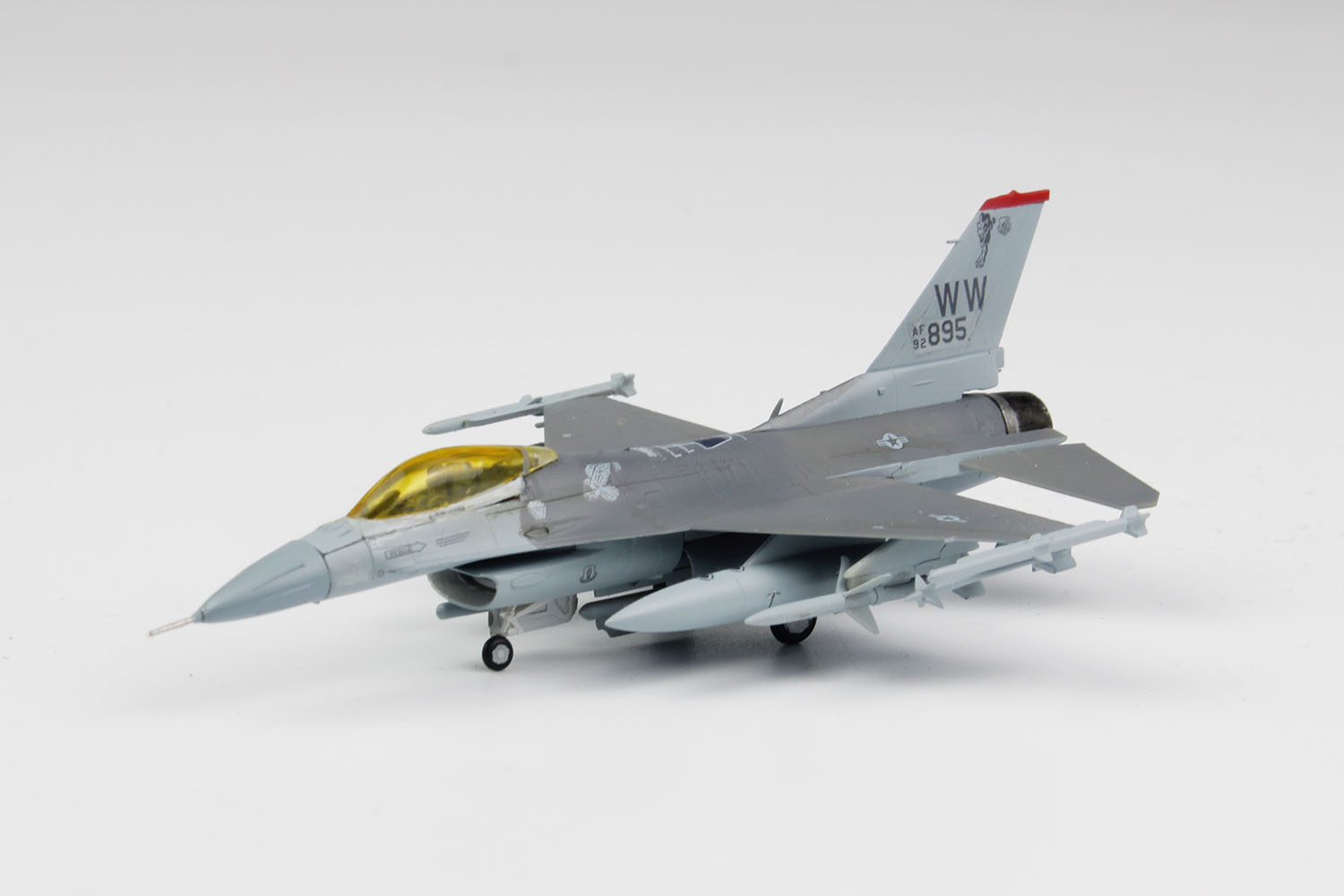 1/144 アメリカ空軍戦闘機 F-16Cファイティングファルコン 三沢基地 第35戦闘航空団 (2機セット)