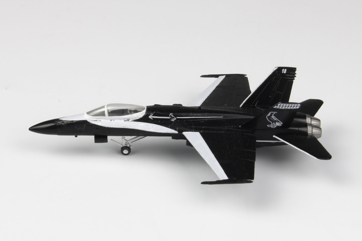 1/144 RAAF F/A-18A Hornet of No. 75 SQ 2021 livery "Magpie"