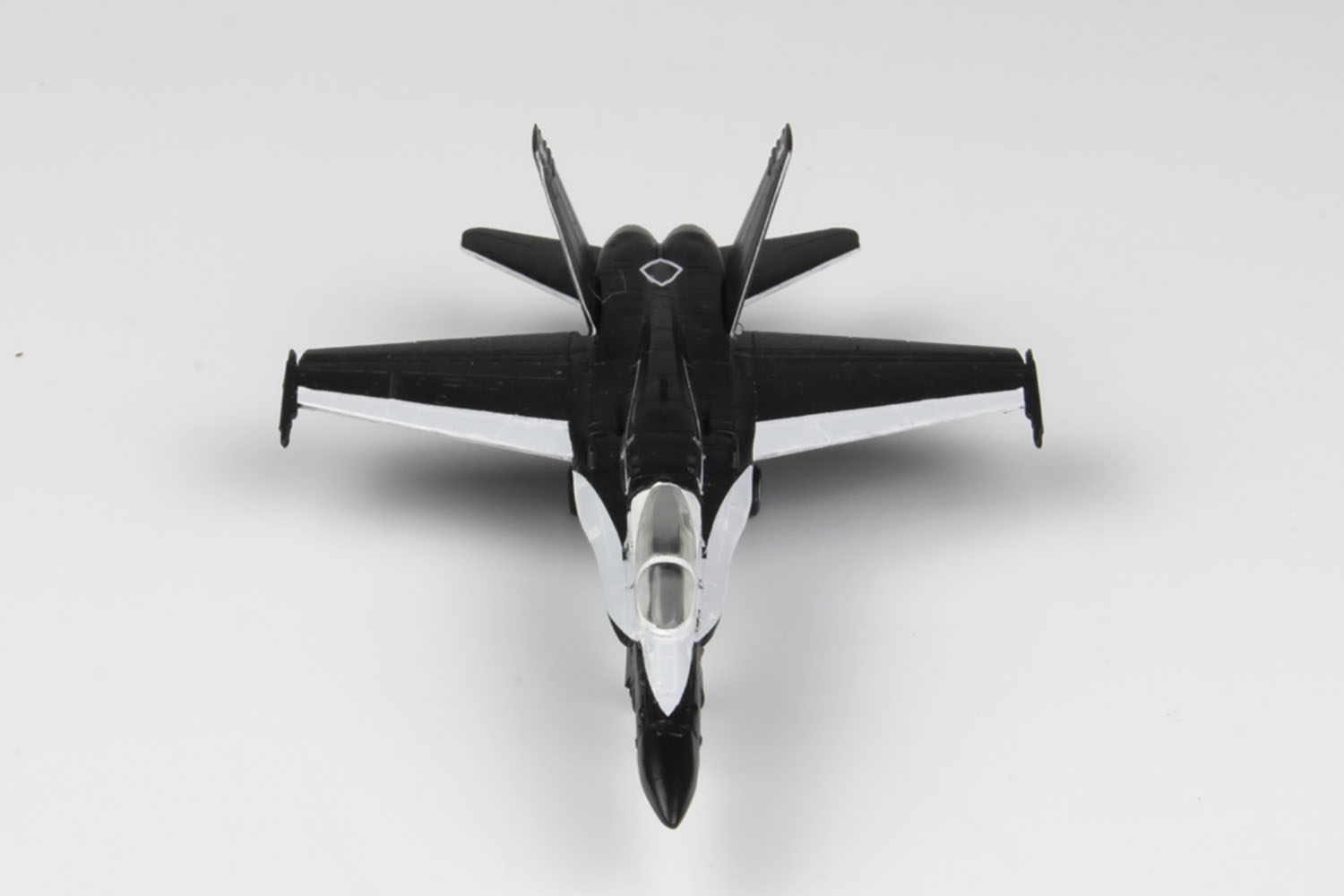 1/144 RAAF F/A-18A Hornet of No. 75 SQ 2021 livery "Magpie"