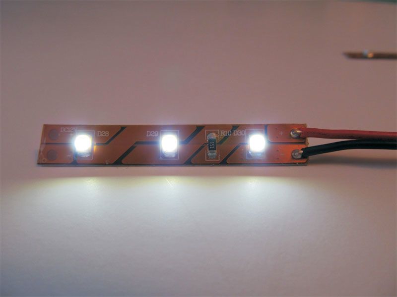 ParaGrafix LED Light 60cm Purple