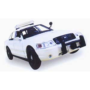 TESTORS 1/24 2007 Crown Victoria Police Car White