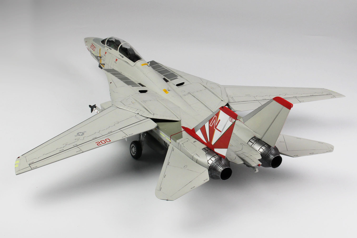 1/48 アメリカ海軍 艦上戦闘機 F-14A トムキャット VF-111 サンダウナーズ [TPA-16] - 5,280円 :  プラモデル・模型メーカー【有限会社プラッツ】｜飛行機・戦車などの製造・販売｜静岡 PLATZ Co.,Ltd.