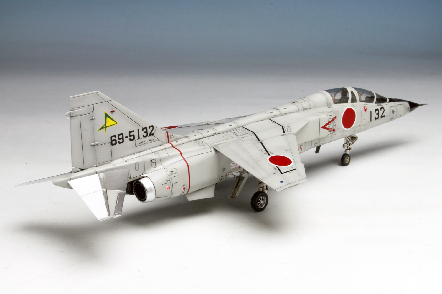 PLATZ 1/72 JASDF T-2 Late Type - Click Image to Close